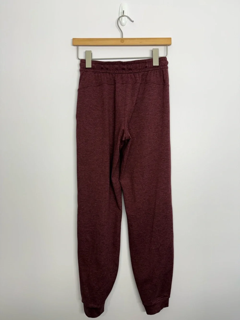 Lululemon Soft Jersey Classic-Fit Mid-Rise Jogger Garnet Red Merlot Sz 2 29” - Picture 2 of 4